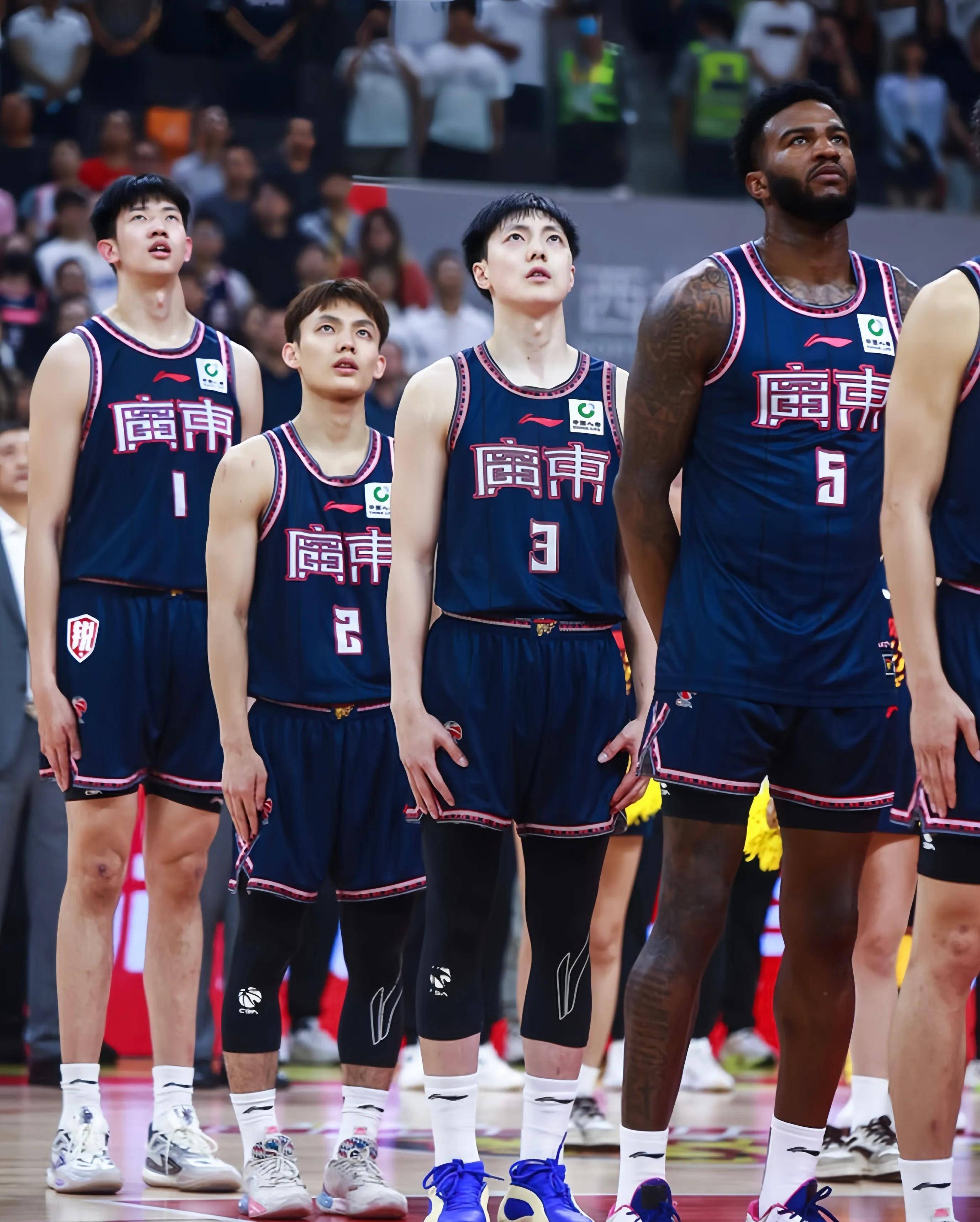 关于广东男篮硬战拼搏，夺得大胜！的信息