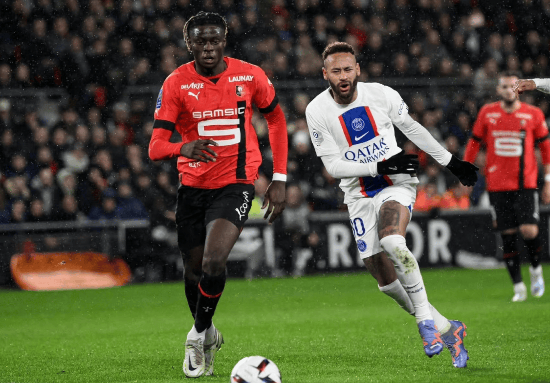 星空体育新闻-包含法甲比赛焦点球员，传闻异军突起的词条