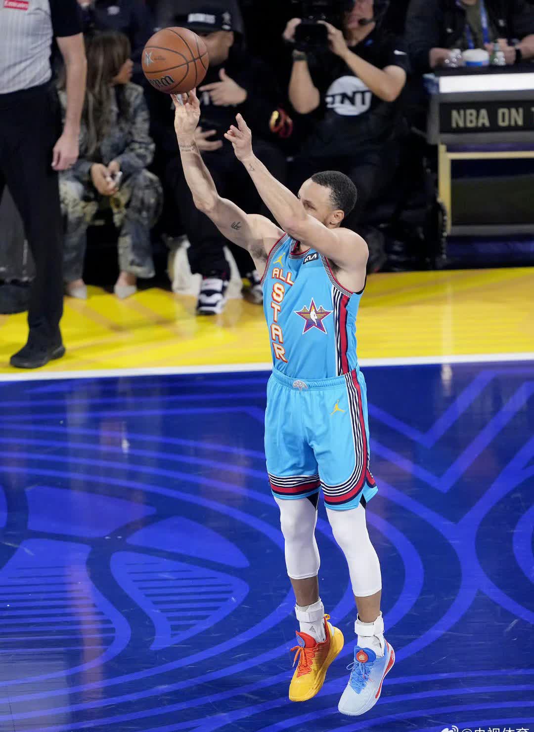 关于库里带伤绝杀勇士惊呼:他是我们的MVP的信息 关于库里带伤绝杀勇士惊呼:他是我们的MVP的信息