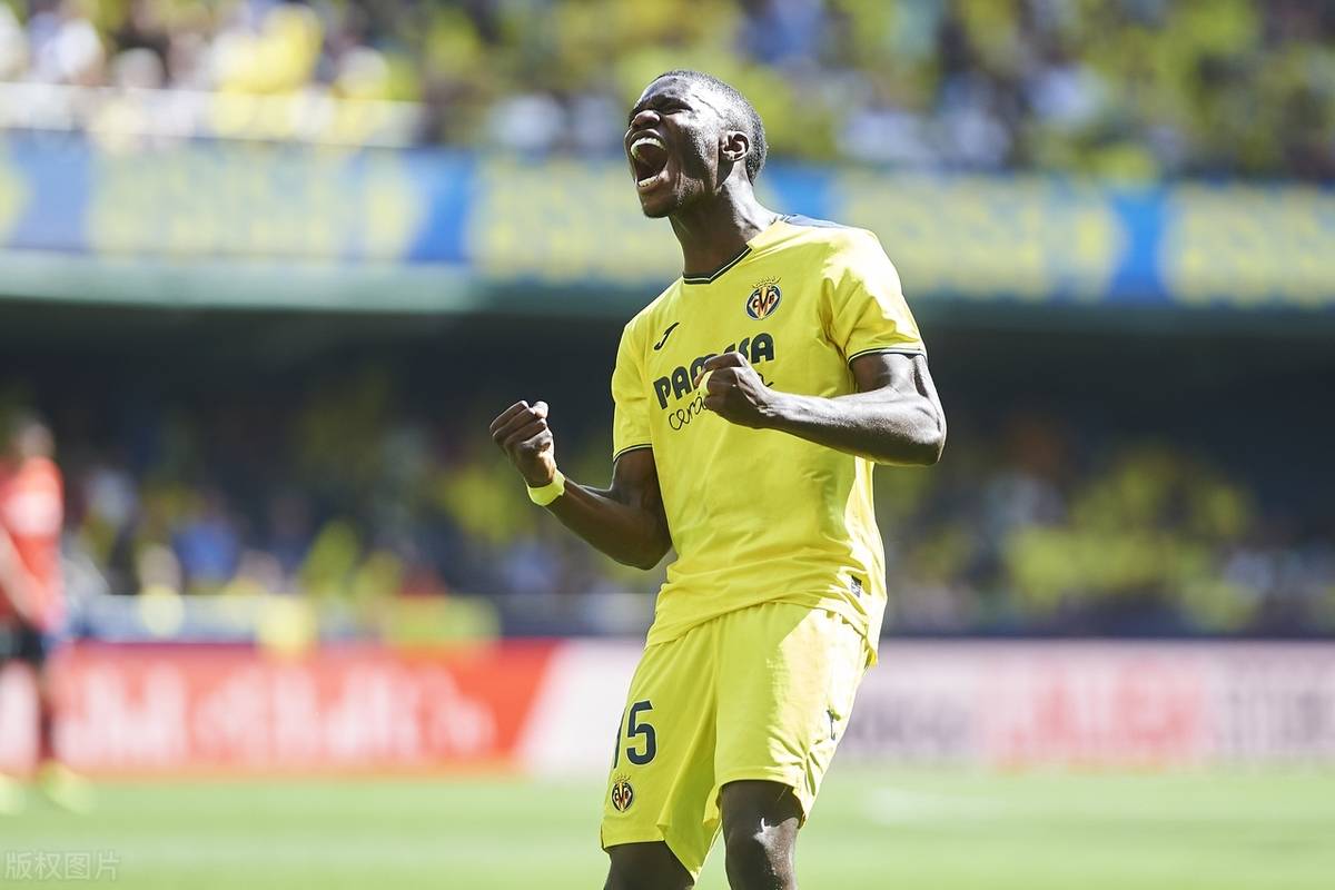 比利亚雷亚尔队球员屹立不倒