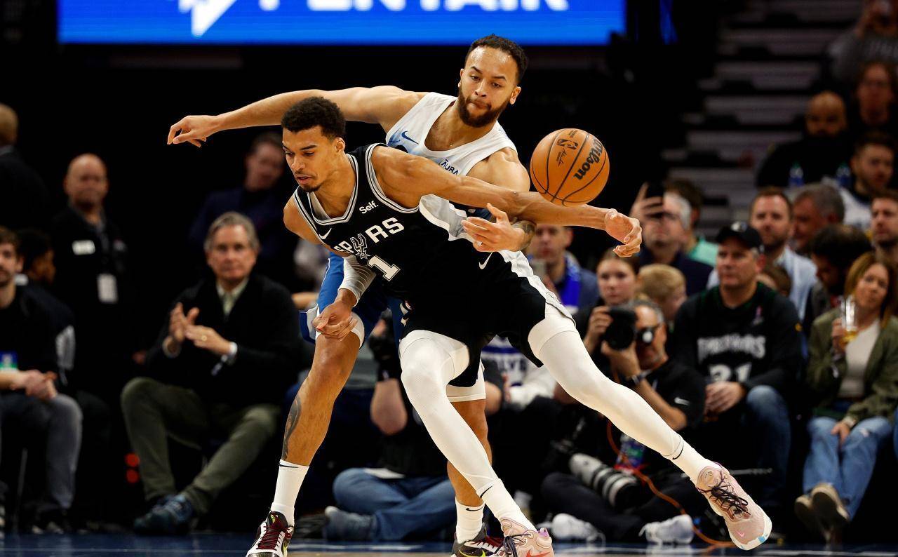 星空体育竞技-森林狼击败马刺，杀入西部前八的简单介绍