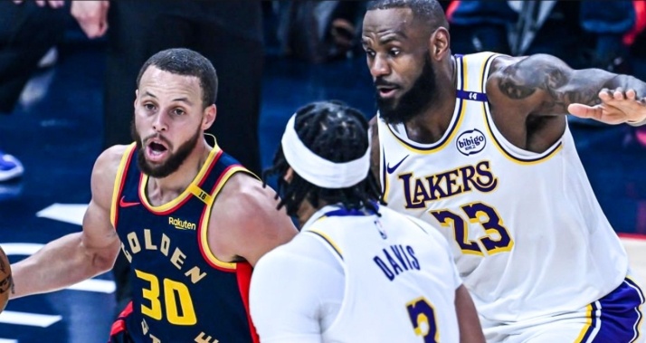 勇士主场击败湖人,晋级下一轮 勇士主场击败湖人,晋级下一轮