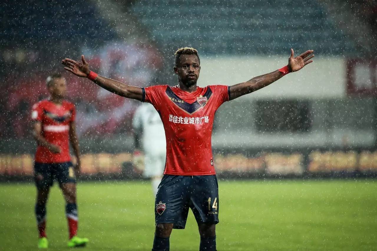 杭州绿城轻松战胜深圳佳兆业,实现赛季首胜 杭州绿城轻松战胜深圳佳兆业,实现赛季首胜
