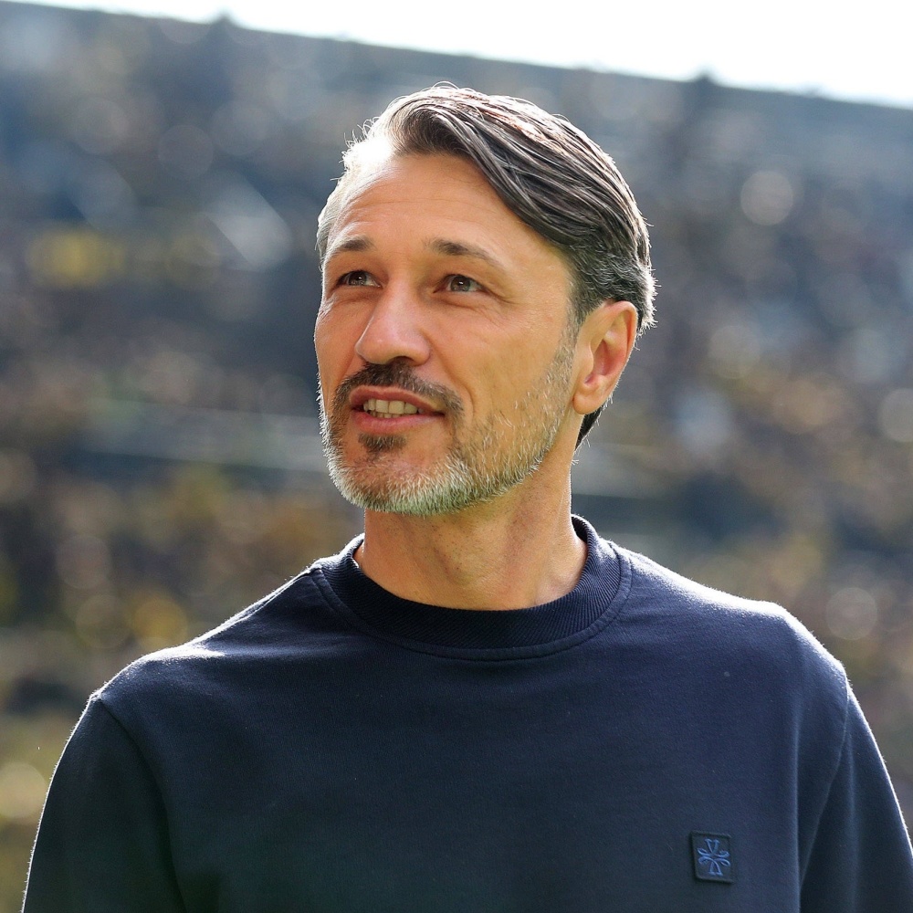 包含多特蒙德宣布主帅离职，球队陷入动荡的词条