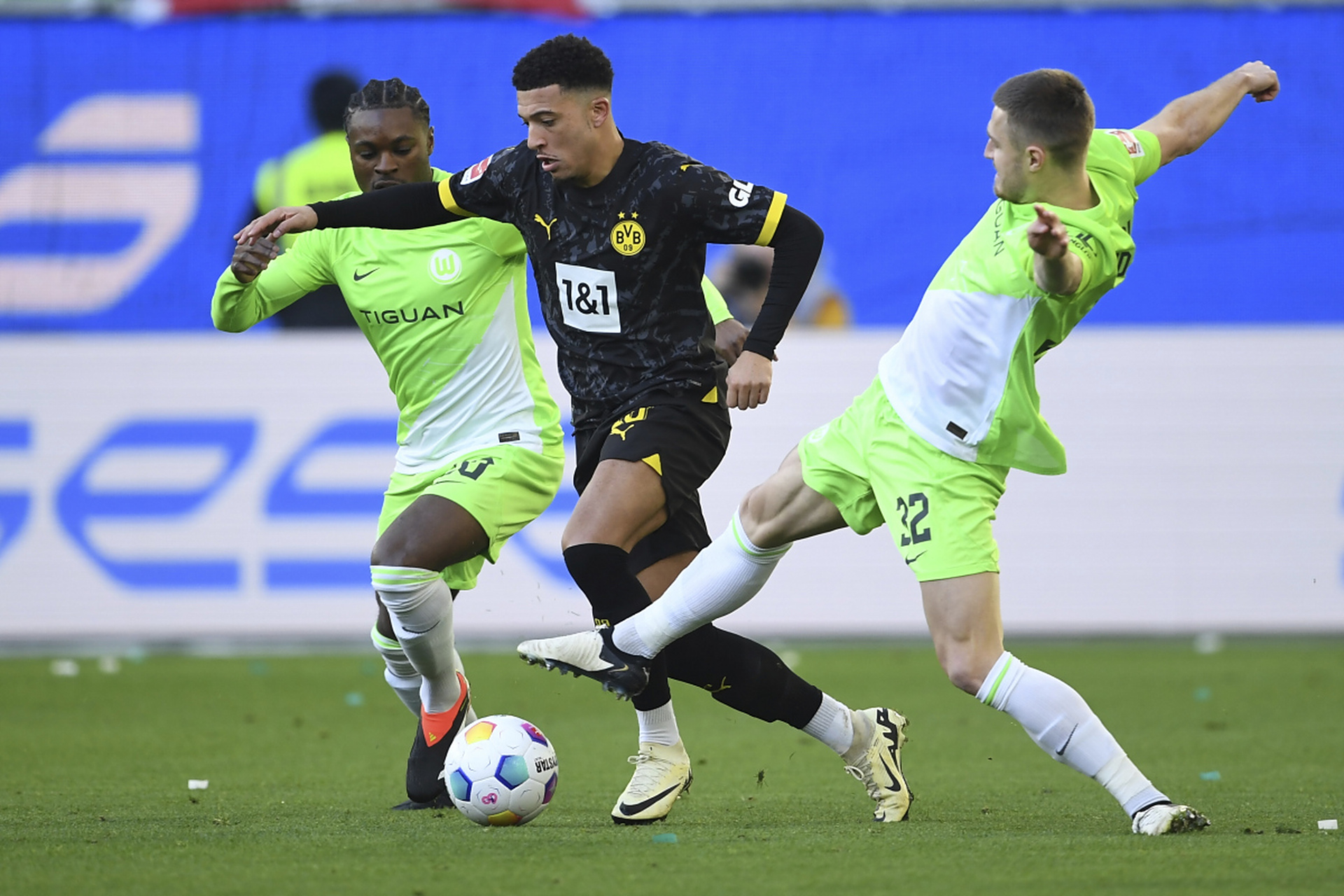 法兰克福轻松击败对手，取得关键胜利