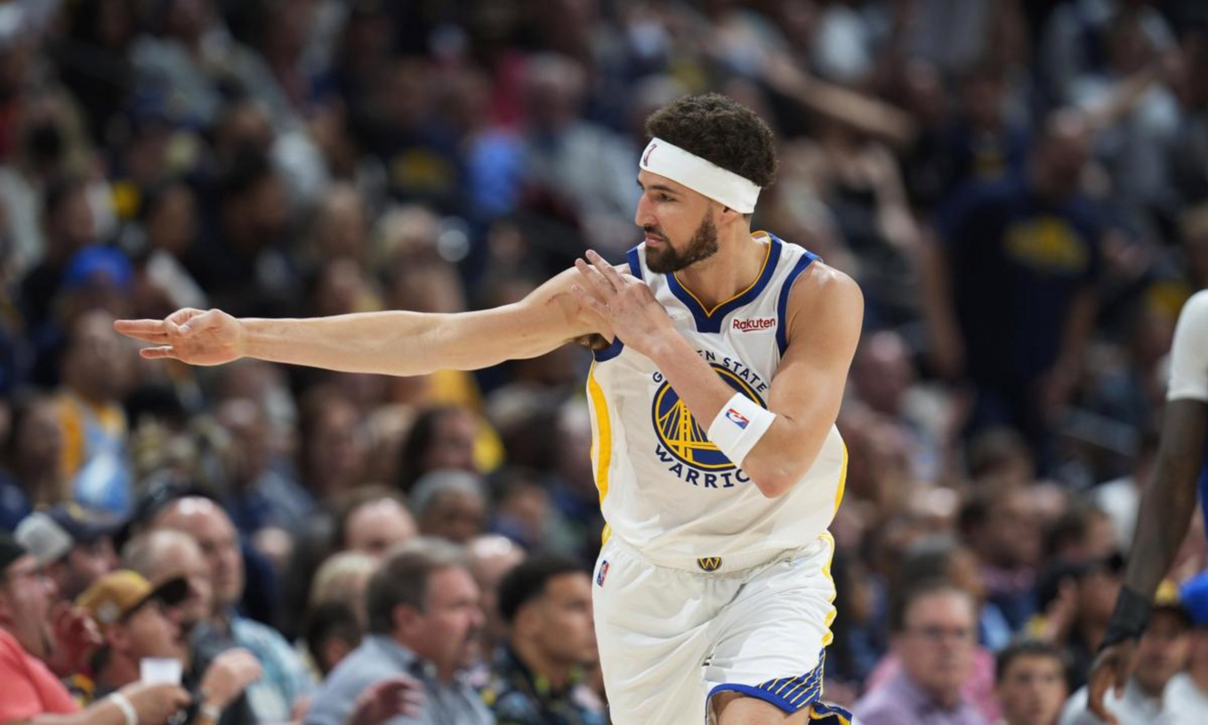 包含勇士客场击败掘金，继续稳居排行榜前列的词条